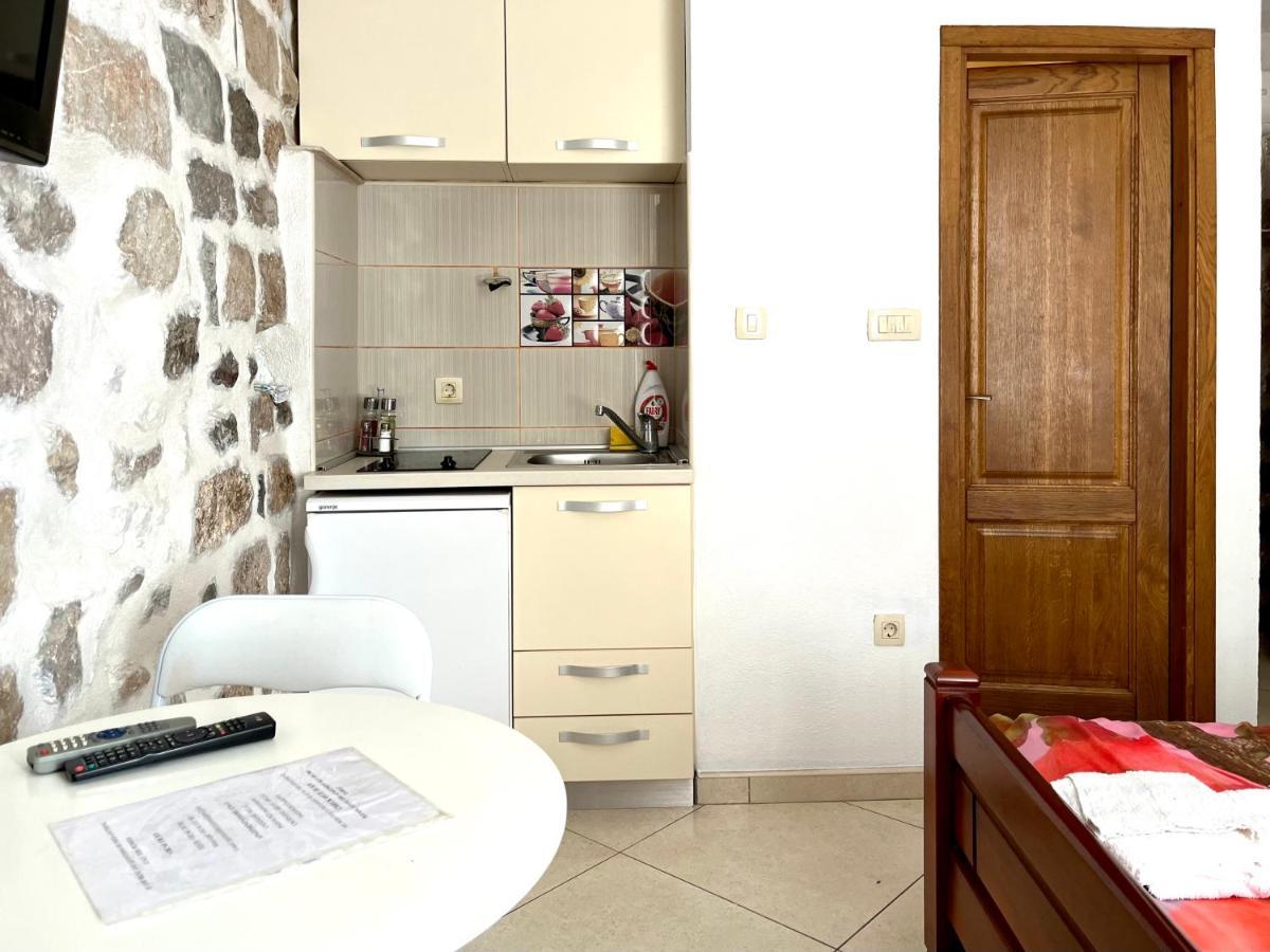 South Gate Apartments 262 Kotor Exteriör bild