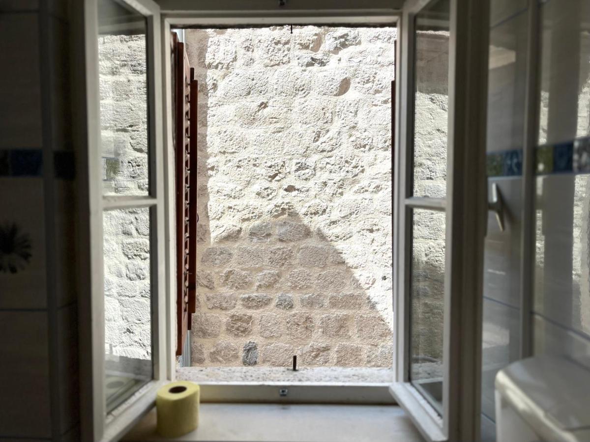 South Gate Apartments 262 Kotor Exteriör bild